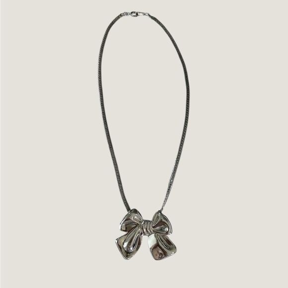 Vintage Silver Bow Pendant Necklace - Picture 1 of 3